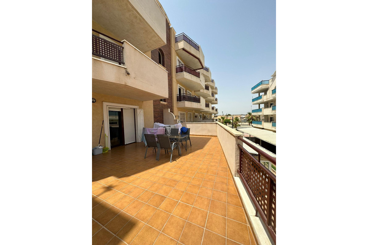 Resale - Apartment  - Orihuela Costa - Campoamor