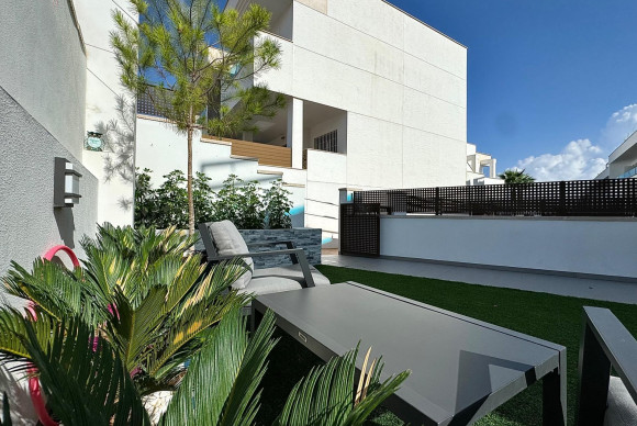 Resale - House - Torrevieja - Los altos