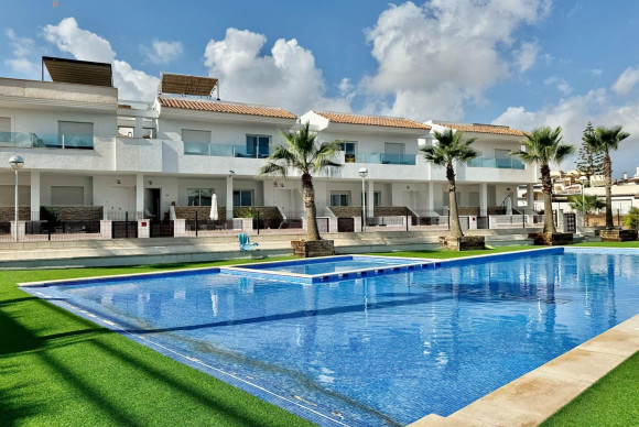 Resale - House - Torrevieja - Los altos