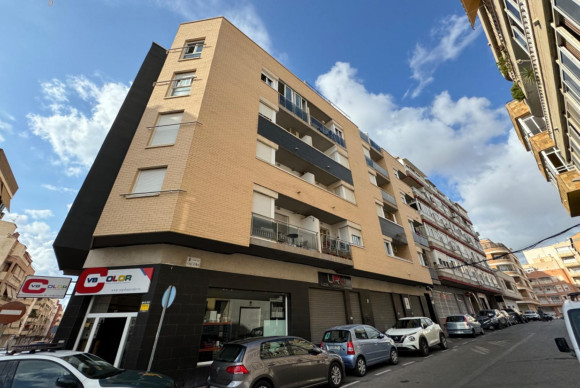 Resale - Apartment  - Torrevieja - Centro