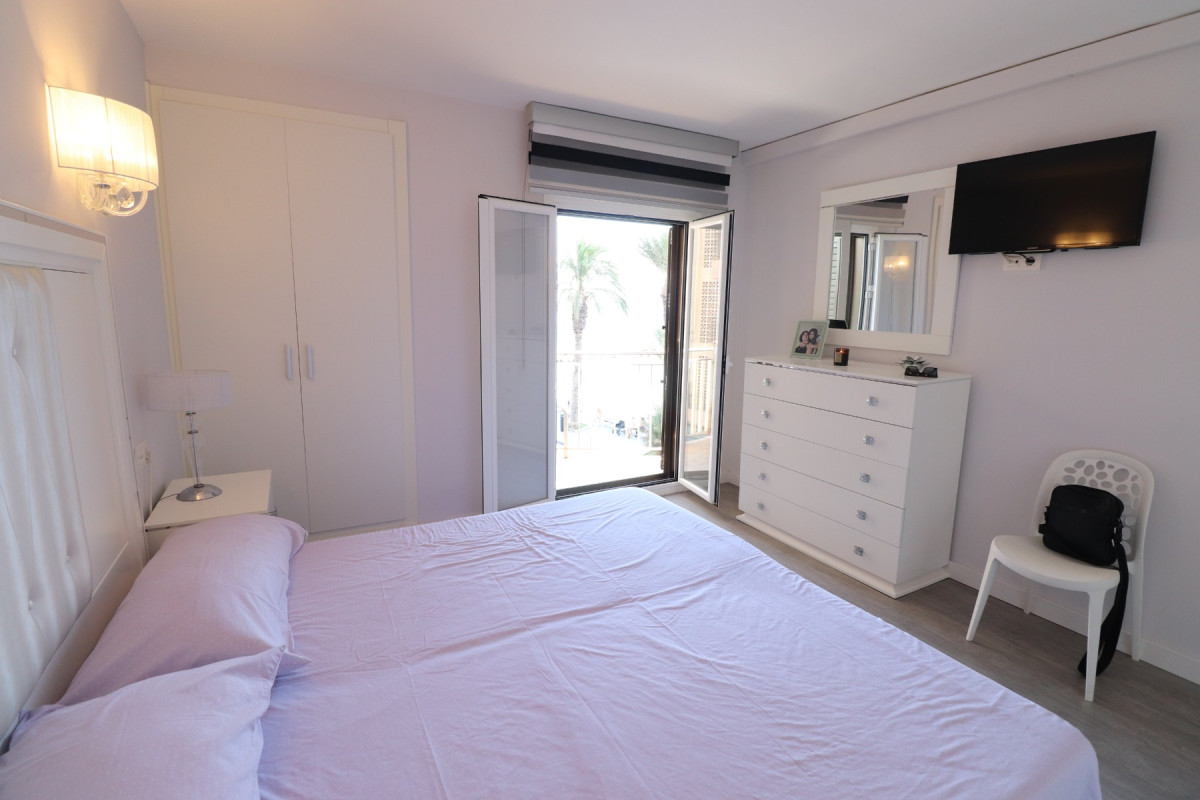 Resale - Apartment  - Torrevieja - Playa Del Cura