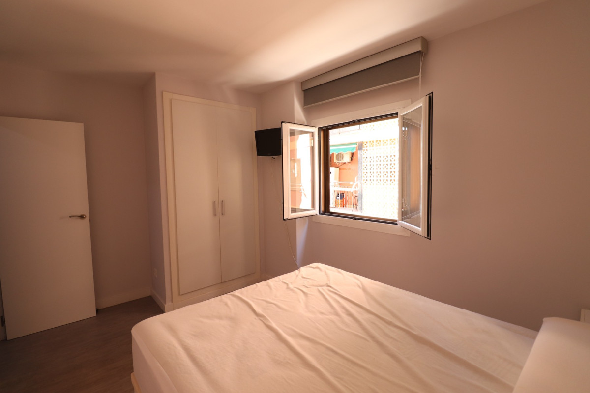 Resale - Apartment  - Torrevieja - Playa Del Cura