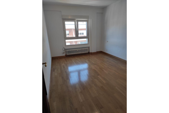 Resale - Apartment  - Oviedo - C. naranco