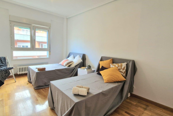 Herverkoop - Appartement  - Oviedo - C. naranco