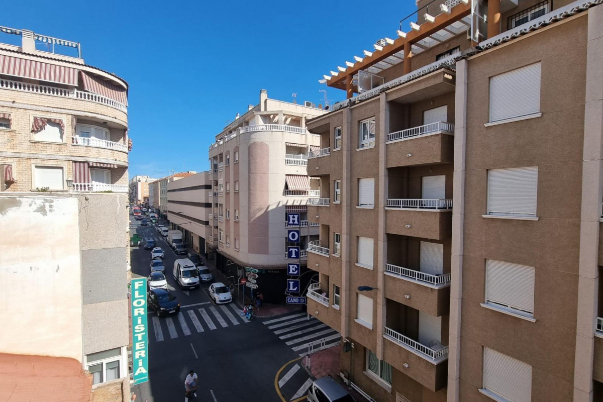 Resale - Apartment  - Torrevieja - Centro