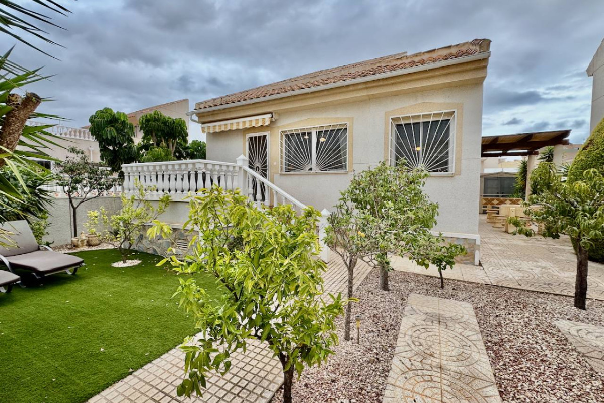 Resale - Villa - Rojales