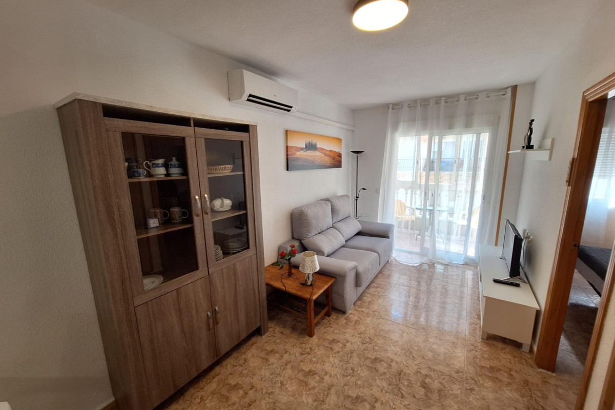 Alquiler a largo plazo - Apartamento / piso - Torrevieja - Playa del cura