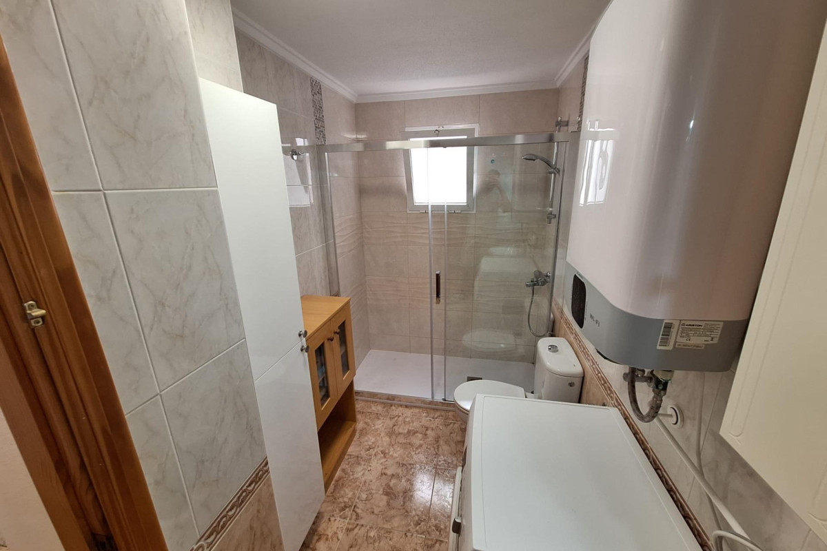 Alquiler a largo plazo - Apartamento / piso - Torrevieja - Playa del cura