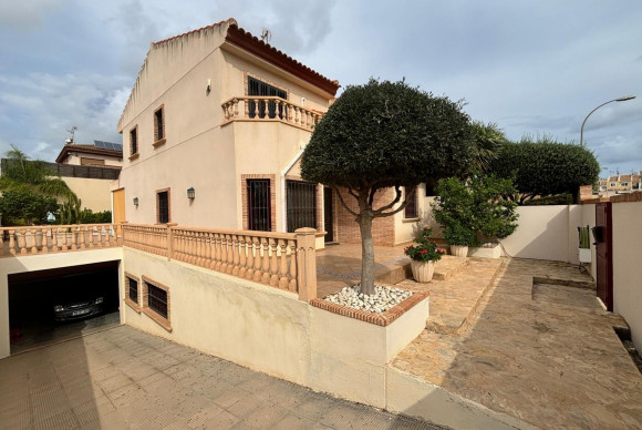 Herverkoop - Vrijstaande  Villa - Torrevieja Centro - Torrevieja