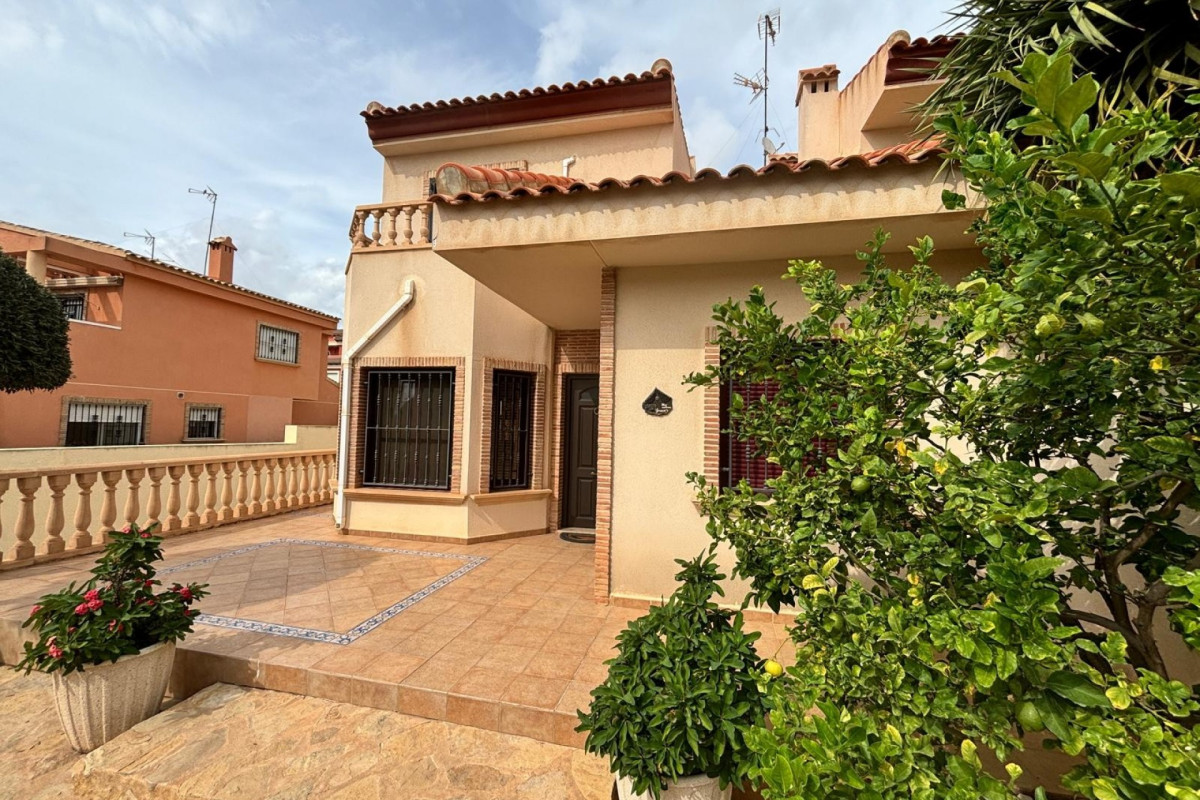 Herverkoop - Vrijstaande  Villa - Torrevieja Centro - Torrevieja