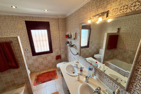 Revente - Detached House / Villa - Torrevieja Centro - Torrevieja