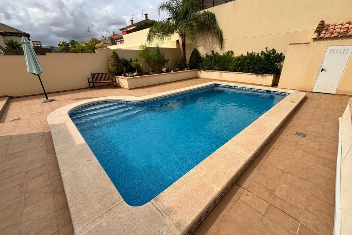 Resale - Detached House / Villa - Torrevieja Centro - Torrevieja