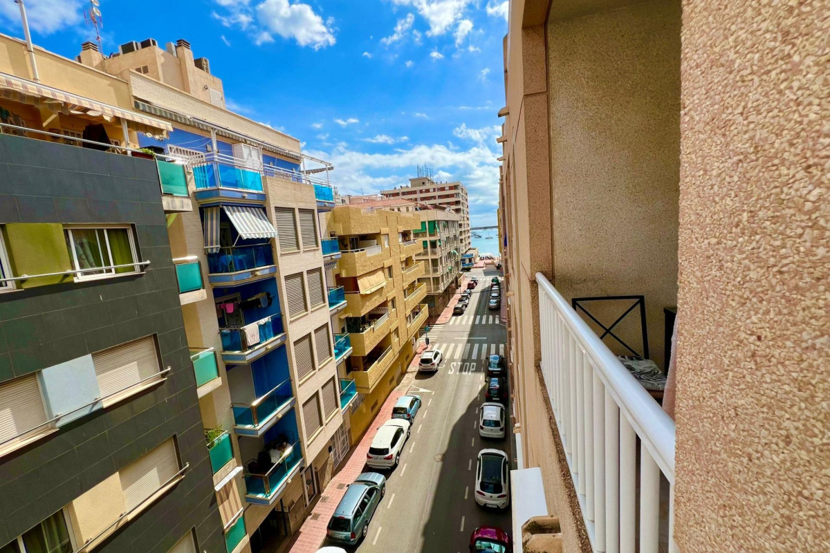 Resale - Apartment  - Torrevieja - Acequion