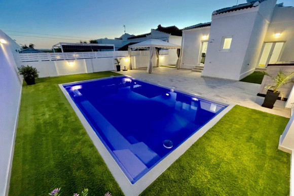 Resale - Villa - Torrevieja - San luis