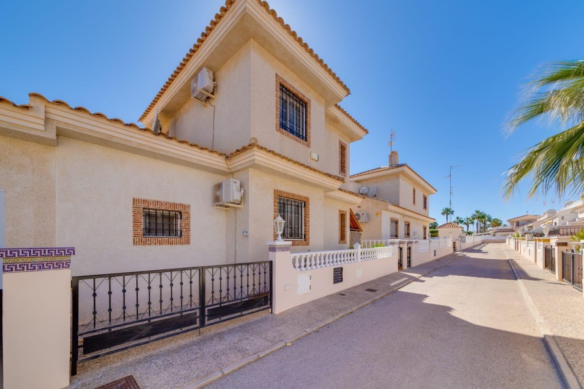 Resale - House - Orihuela Costa - Los Dolses