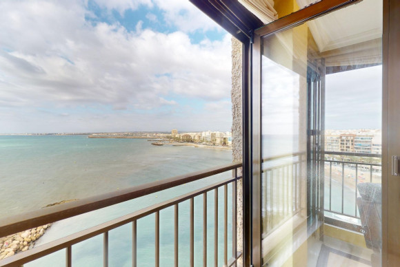 Resale - Apartment  - Torrevieja - Playa del cura