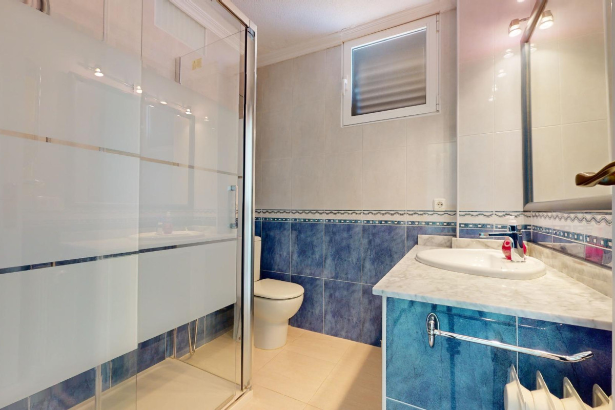 Resale - Apartment  - Torrevieja - Playa del cura