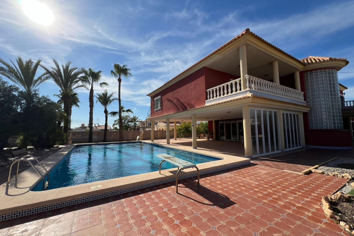 Resale - Villa - Torrevieja - Torreta florida