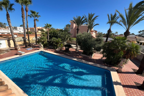 Resale - Villa - Torrevieja - Torreta florida