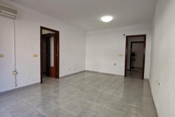 Resale - Apartment  - Torrevieja - Estacion de autobuses