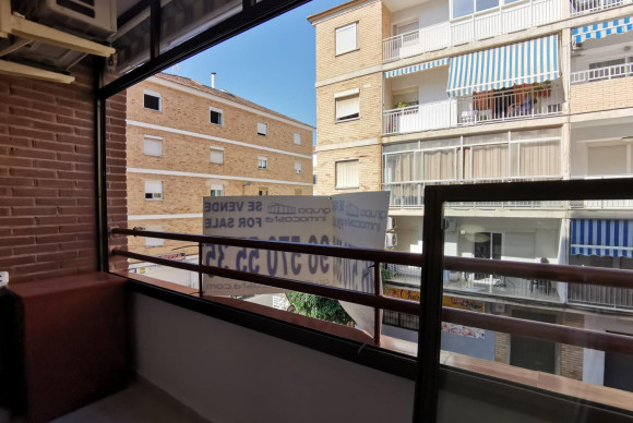 Resale - Apartment  - Torrevieja - Estacion de autobuses