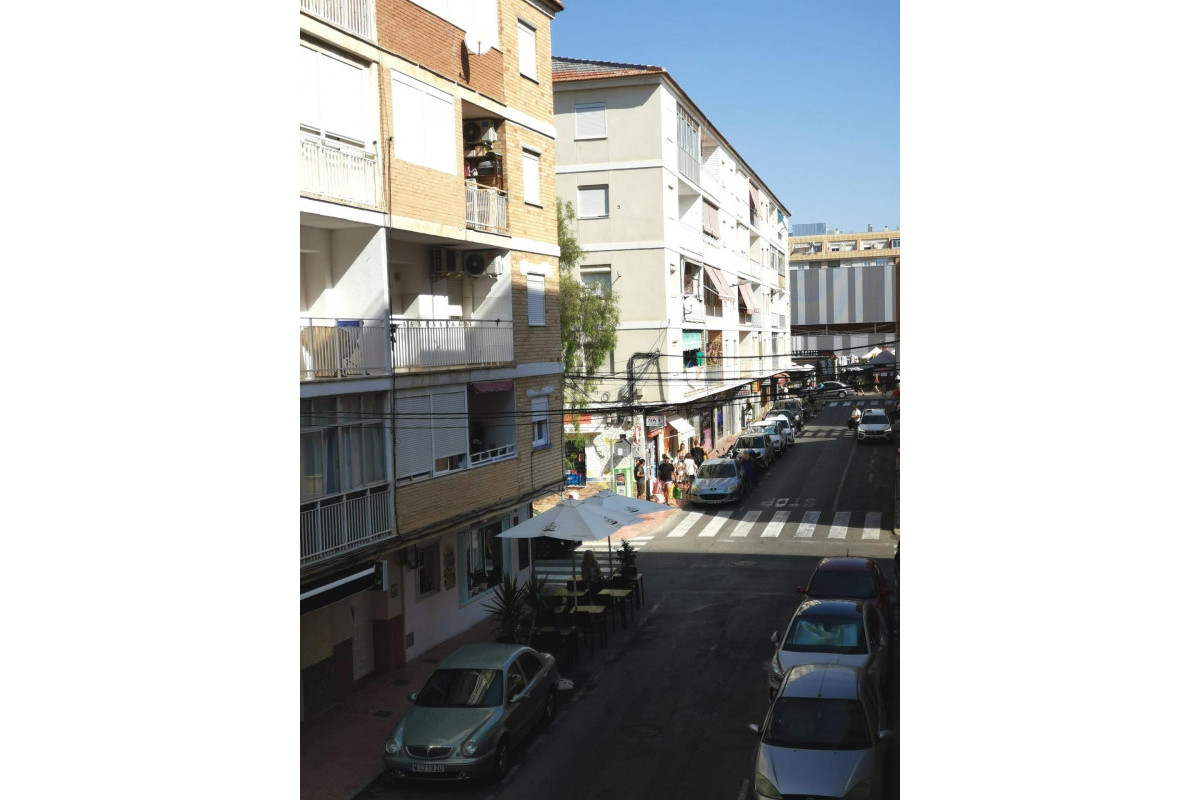 Resale - Apartment  - Torrevieja - Estacion de autobuses