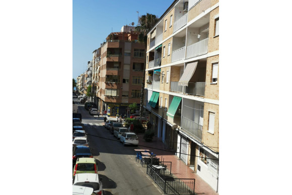 Resale - Apartment  - Torrevieja - Estacion de autobuses