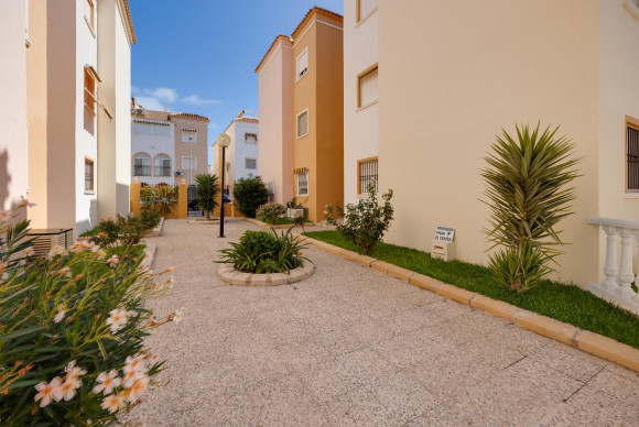 Resale - Bungalow - Torrevieja - playa de los naufragos