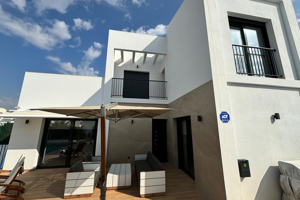 Resale - Villa Detached - Ciudad Quesada