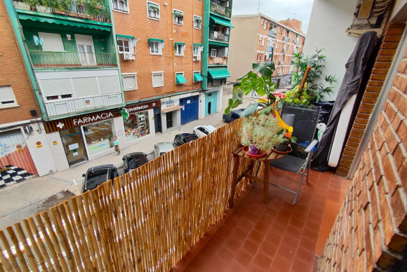 Resale - Apartment  - Madrid - Comillas