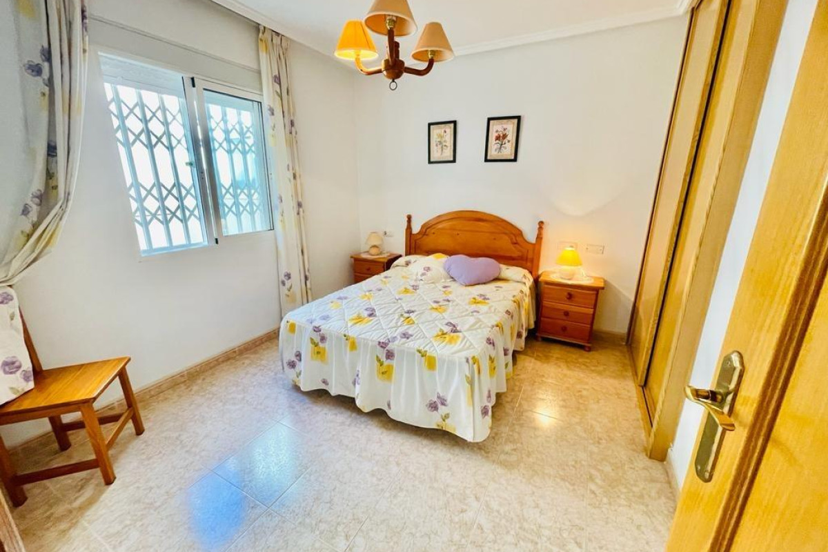 Resale - Apartment  - Torrevieja - Playa del cura