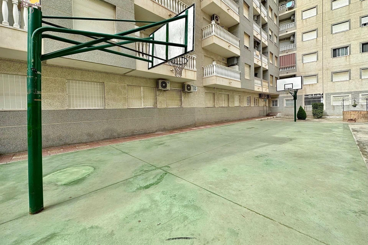 Resale - Apartment  - Torrevieja - Playa del cura