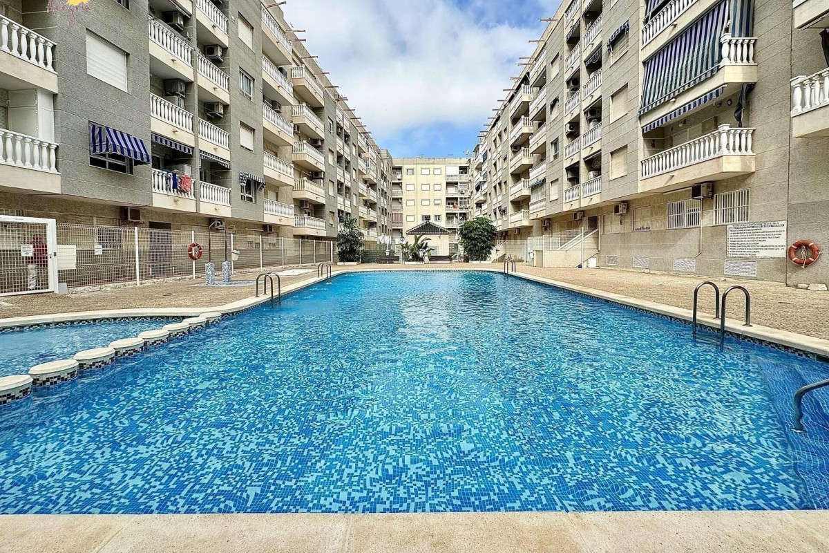 Resale - Apartment  - Torrevieja - Playa del cura