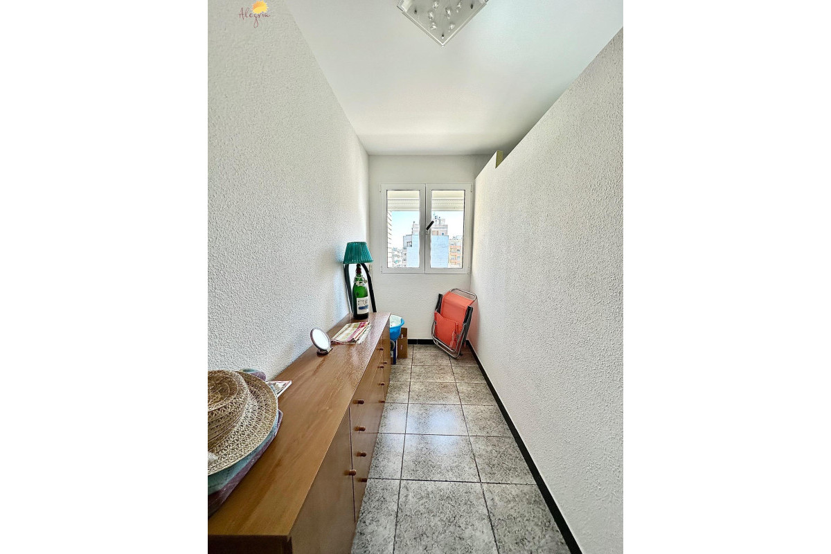 Resale - Apartment  - Torrevieja - Playa del cura