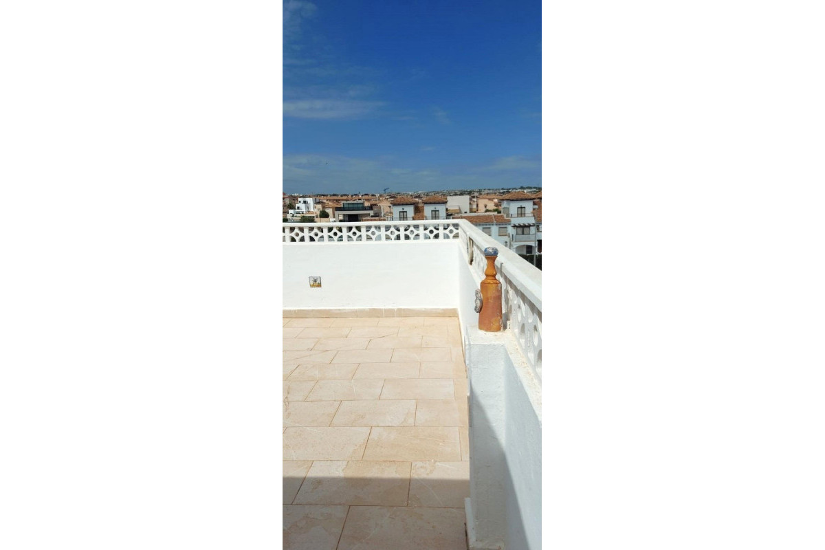 Resale - Apartment  - Orihuela Costa - La Zenia