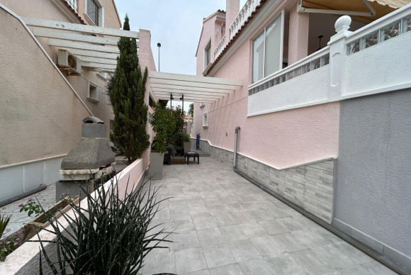 Resale - Townhouse - Torrevieja - Aguas nuevas 1