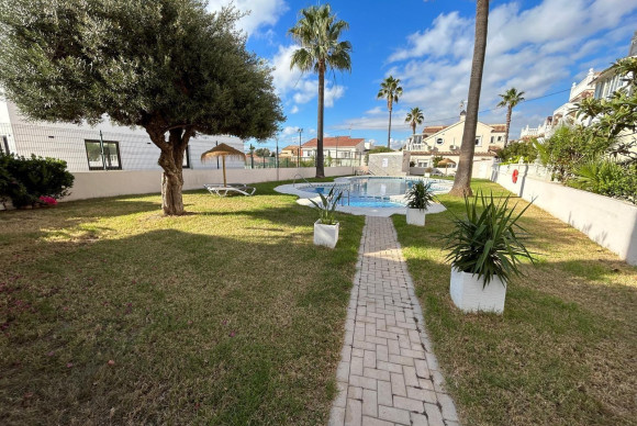 Resale - Townhouse - Torrevieja - Aguas nuevas 1