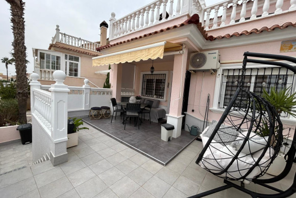 Resale - Townhouse - Torrevieja - Aguas nuevas 1