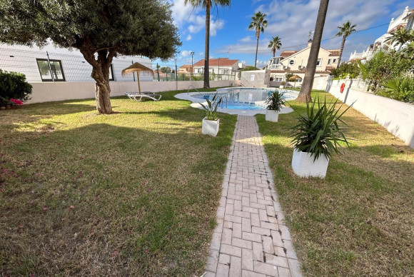 Resale - Townhouse - Torrevieja - Aguas nuevas 1