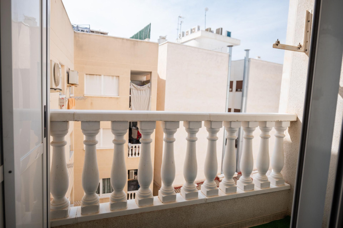 Resale - Apartment  - Torrevieja - Centro