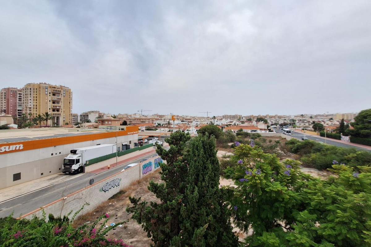 Resale - Casa Tipo Dúplex - Torrevieja - Los Frutales