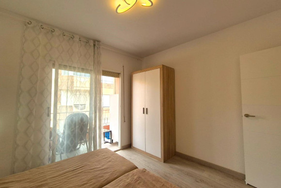 Alquiler a largo plazo - Apartamento / piso - SAN JUAN ALICANTE - Campoamor