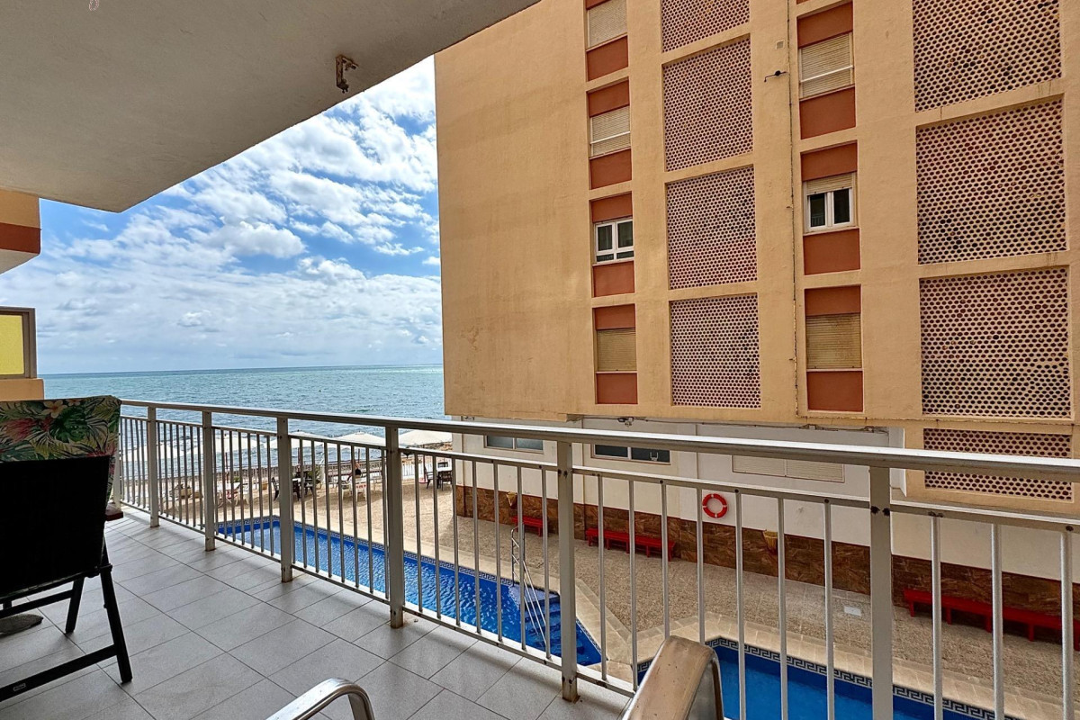 Resale - Apartment  - Torrevieja - Playa del cura