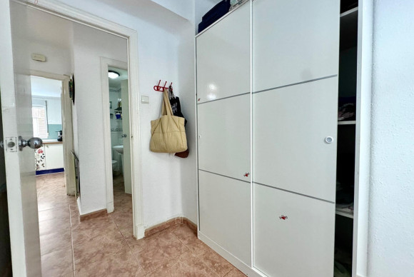 Resale - Apartment  - Torrevieja - Playa del cura