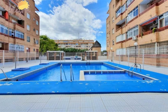 Resale - Apartment  - Torrevieja - Centro