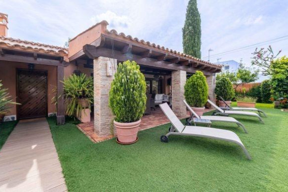 Resale - Villa - Torrevieja - Centro