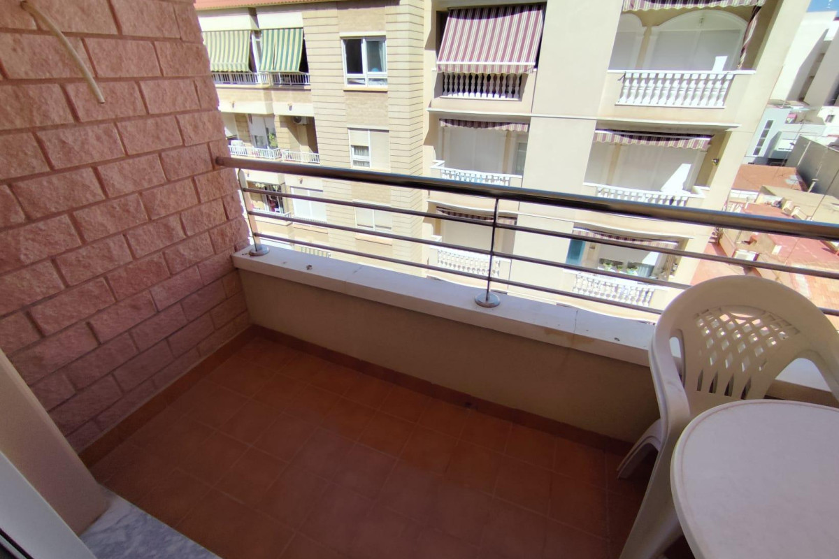 Resale - Apartment  - Torrevieja - Estacion de autobuses