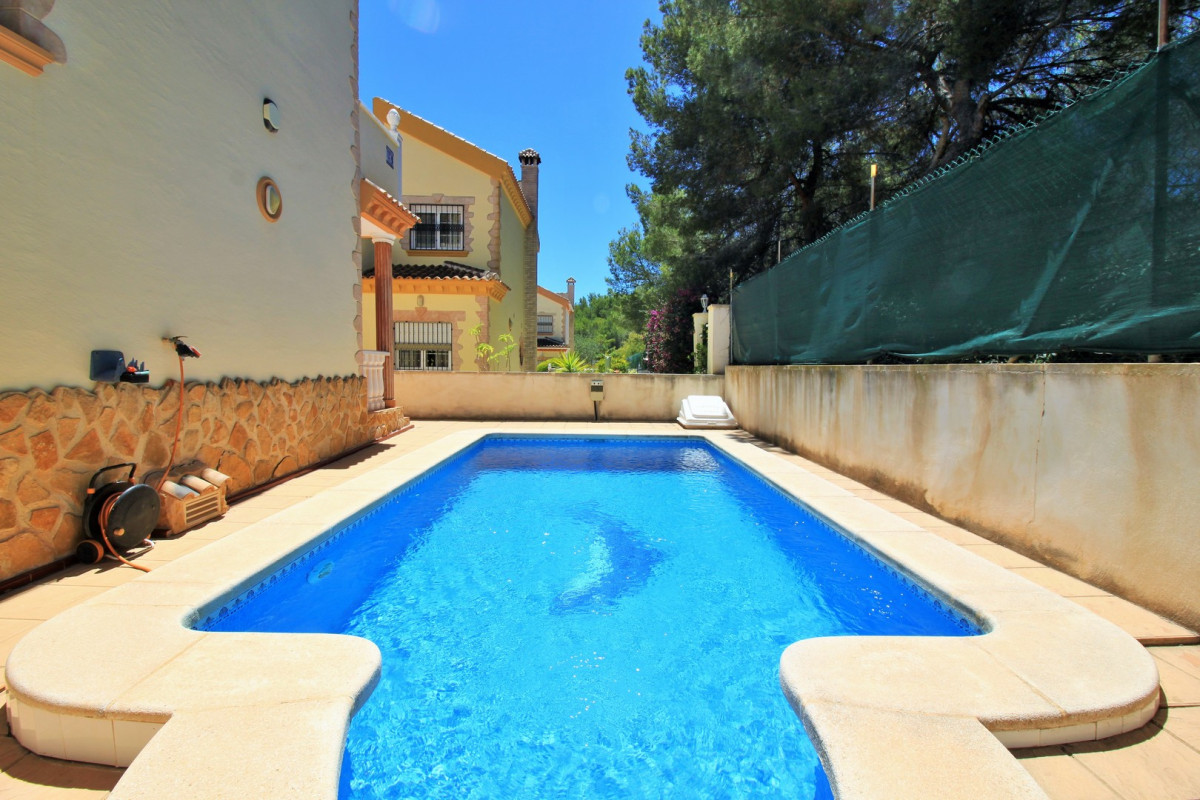 Resale - Villa - Villamartin - Los Dolses