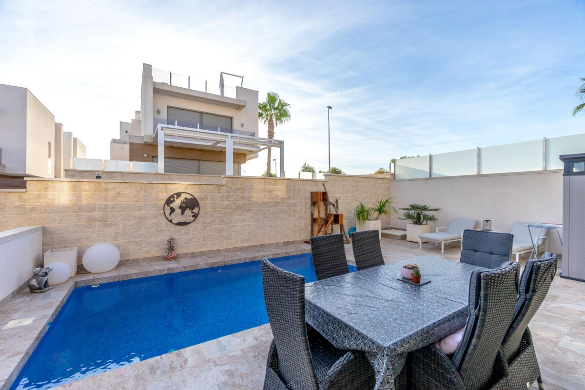 Reventa - Villa - Orihuela Costa - PAU 26