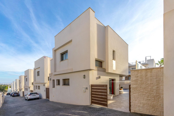 Reventa - Villa - Orihuela Costa - PAU 26